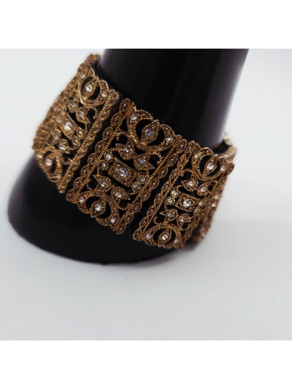 Gold-Tone Filigree & Rhinestone Stretch Bracelet 1-1/8" Wide Vintage 1960s - Picture 4 of 10
